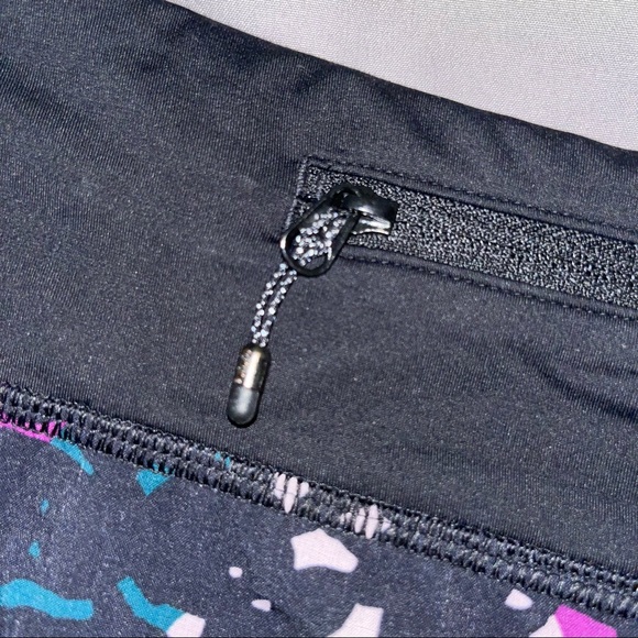 Lululemon Speed Up Shorts Size 6 - Picture 4 of 6